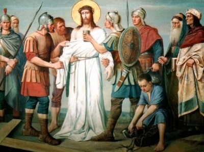 10e statie Jezus wordt beroofd van zijn kleren